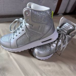 Zumba shoes size 7.5 silver/glitter